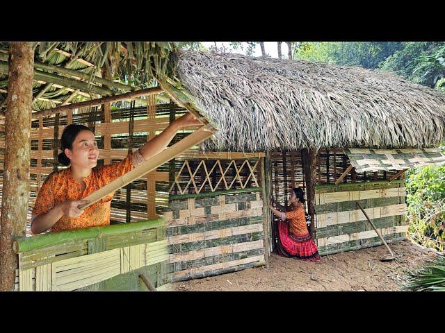 Starting a new life, the poor girl built a bamboo house to settle down. Life in the forest