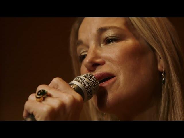 Never say goodbye; Pascale B & Les Stringkatz