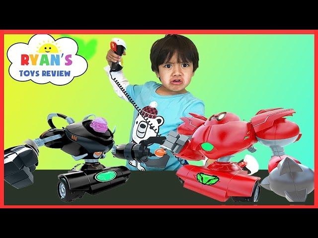 BIG ROBOTS FIGHTING toys for kids! Remote Control Battle Family Fun Playtime Ryan ToysReview