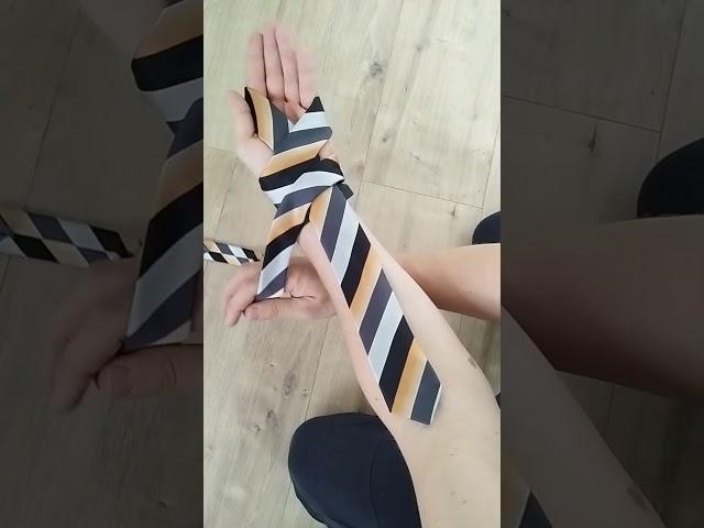 Jak szybko zawiązać krawat?  Najlepszy sposób How to tie a tie ⭐️⭐️⭐️