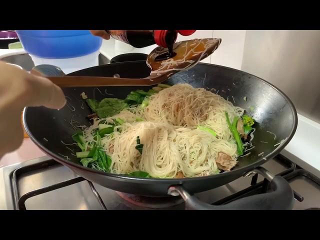 Bee Hoon with Stewed Pork - 红烧排骨炒米粉 - What I cooked today