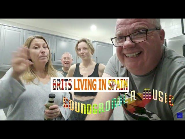 Brits Living In Spain, Music Video