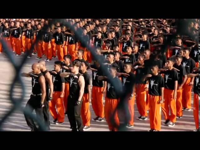 1500+заключённых+танцуют+в+честь+Майкла+Джексона