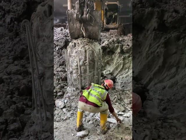 Cutting technique of Level of Bored Pile #construction #civilengineering #concrete #machinery