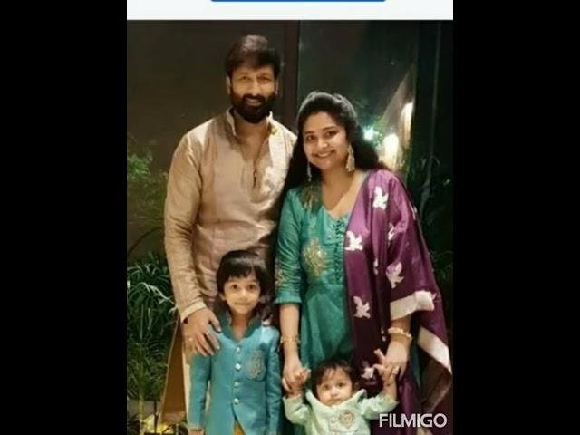 Hero Gopichand unseen family photo