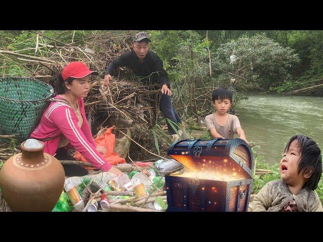 Pick up scrap in the forest, Finding and pick up treasure in a earthenware jar