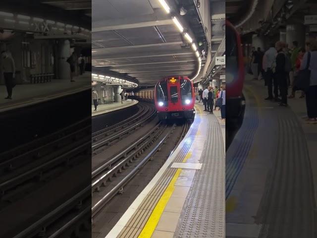 Westminster station London underground  #london #underground #train #moresubscribers2022 #fun