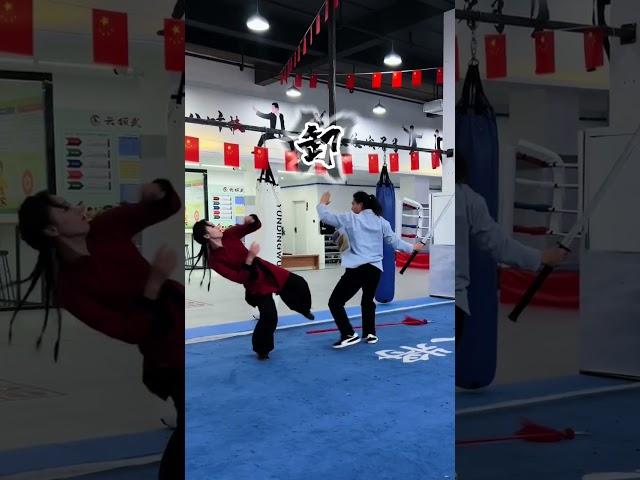 刀乃百兵之首，枪为百兵之王、今日即分高下#武术 #kungfu #传承 #刀法 #教学