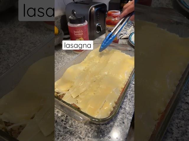 Grandmas Lasagna Saturdays #ytshorts #food #cooking #hungry #spanish #yum #eating #fyp #shorts #feed