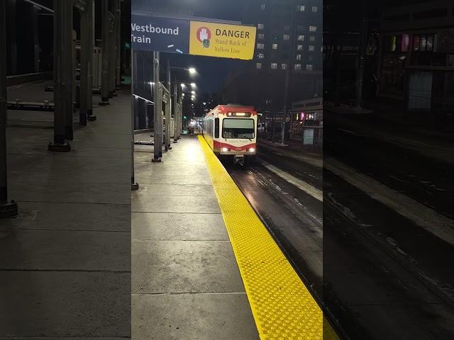 Siemens SD160 S5 Train Arriving at 1 Street SW Station #lrt #train #calgary #ctrain #calgarytransit