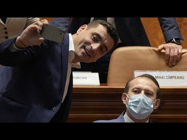 Парламент Румынии поддержал вынесение вотума недоверия правительству