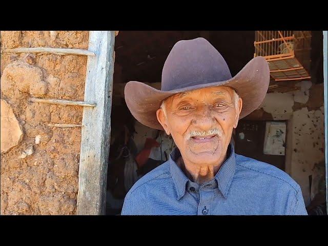 o vaqueiro nordestino Zé Fulor de Salgueiro Pernambuco homenagem sertão mamoeiro baú do matuto.