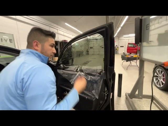 Professional Mexican Shows How To Tint A Window From Start To Finish