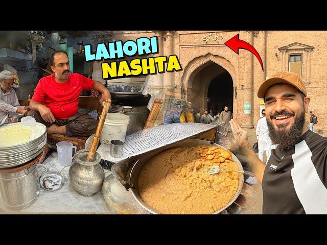 Lahore ki sab se purani food street  aur VIP lahori nashtey 