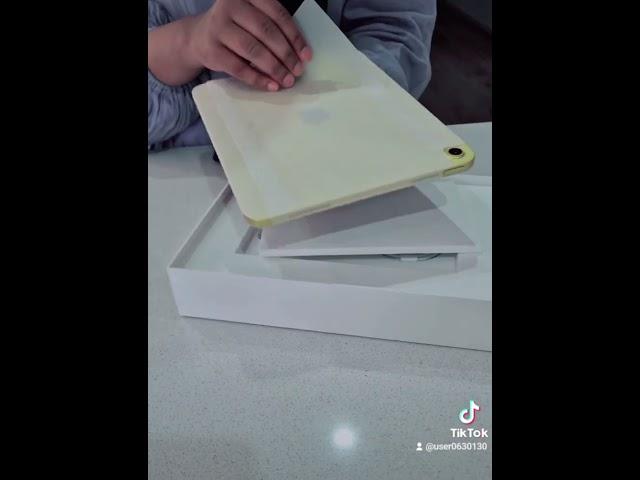 Unboxing Apple ipad 10th Gen 