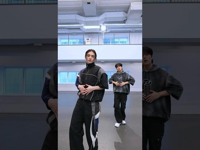 〰〰 #LMB_Challenge #숨멎챌 #StrayKids #스트레이키즈 #현진 #Hyunjin #승민 #Seungmin #LoseMyBreath_StrayKidsVer