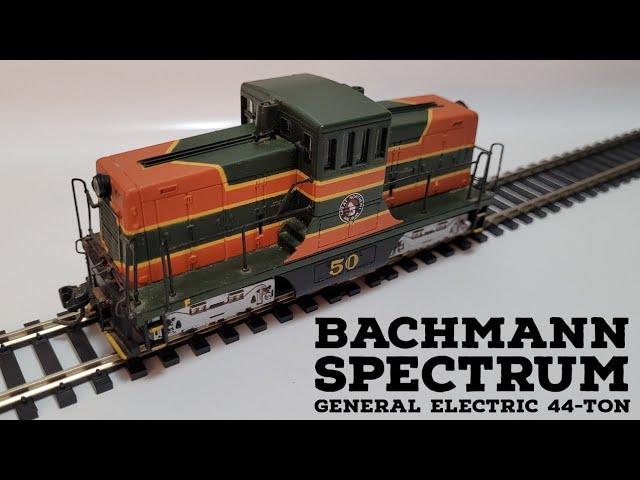 Bachmann Spectrum 80010 - GE 44-TON Switcher in Great Northern livery No.50 unboxing and overview