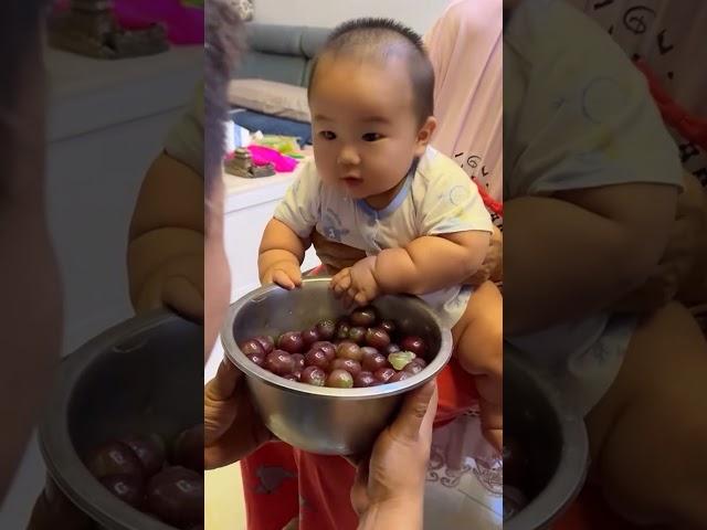 Baby lovely and surprise reaction 