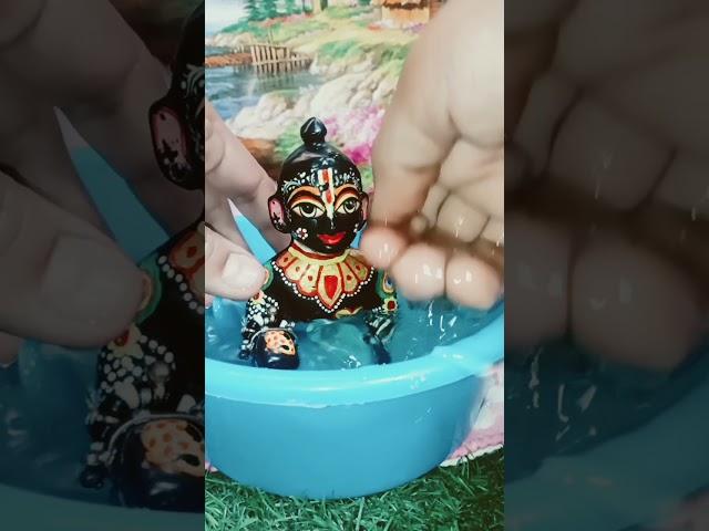 laddu Gopal ki snan mein bhul Kar bhi Na Karen yah 5 galtiyan