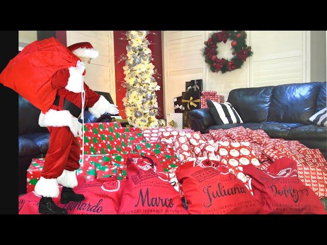 CHRISTMAS MORNING Kids Opening Presents 2020 ( Santa Claus )