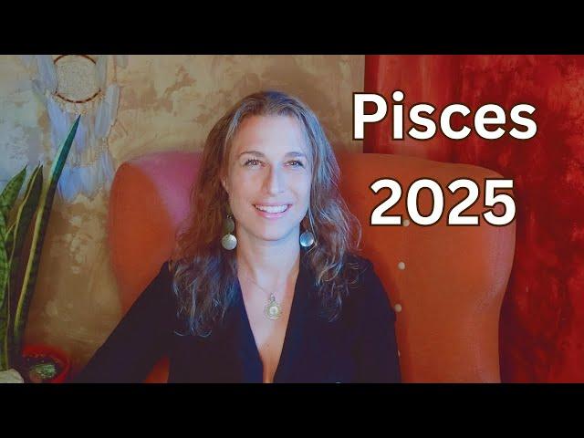 PISCES 2025 Predictions Astrology | MOVING & ROMANCE