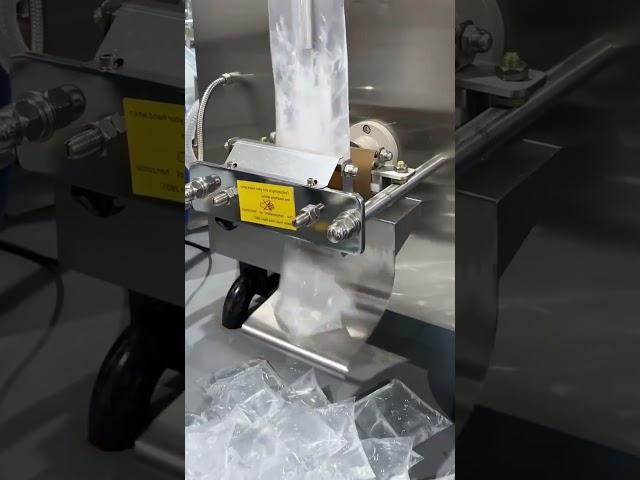Liquid packaging machine (water, juice, etc.)