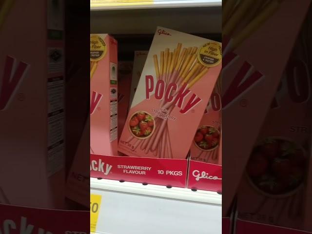 YUMMY POCKY SNACKS|DIFFERENT FLAVORS #shorts #asmr #chocolate #vanilla #strawberry #pocky