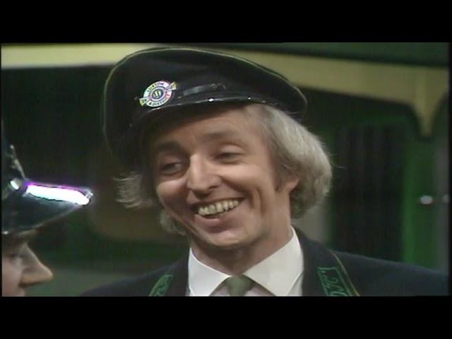 On The Buses Series 3 Episode 12 The Squeeze