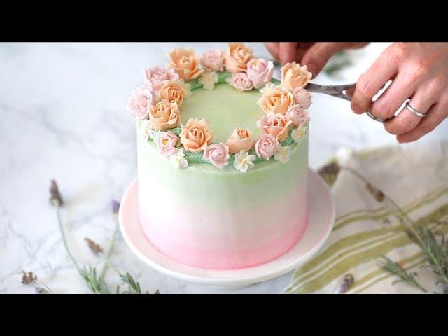 How to Decorate a Cake