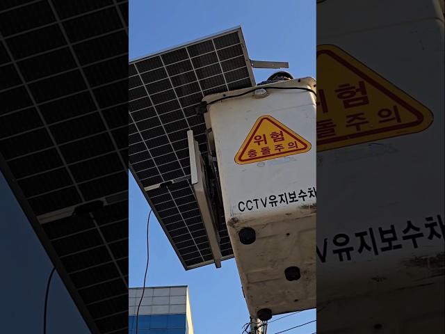태양광 전지판으로 자동차 베터리 충전하기위해 지붕에 태양광 전지판올리다 전광판 해먹을뻔 ㅎㅎhttps://youtu.be/ERnNyWyAy98