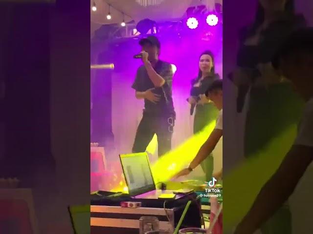 Song ca nhạc chế Ku Vàng triệu Vy