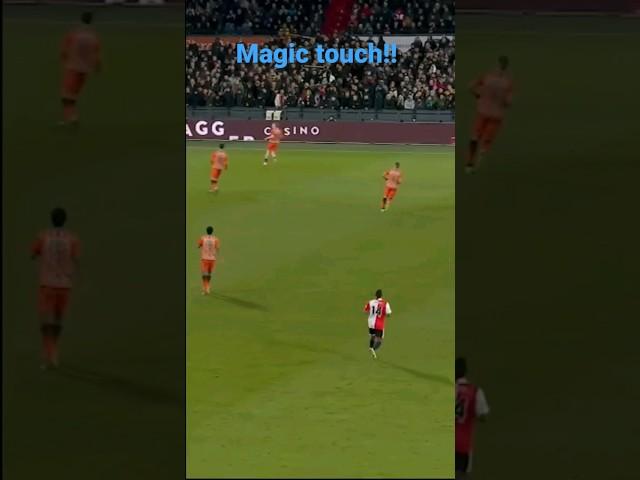 piękne przyjęcie piłki technique magic touch football bullaude Feyenoord eredivisie!!