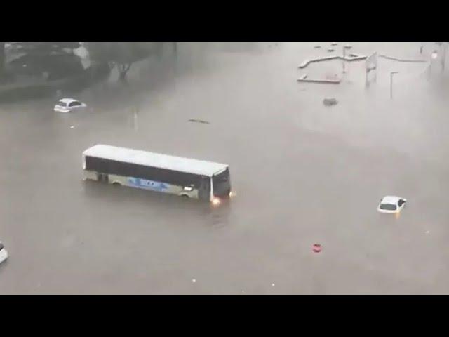 Unprecedented flash floods hit Montevideo, Uruguay  January 17 2022 chuvas