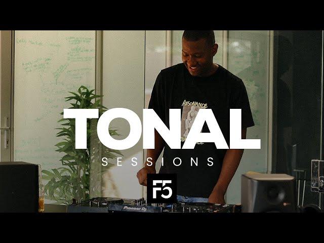 Tonal Sessions - Live at F5 Creative - Feat. Earful Soul