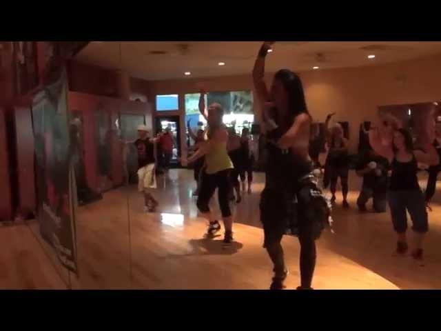 Tara Romano Dance Fitness - La Isla Bonita Salsa Remix