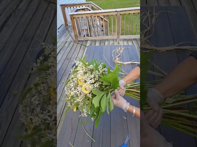 Hello ~️ wildflowers  bouquet.  #WildflowerBouquet #NatureLovers #BackyardBeauty #FlowerPower