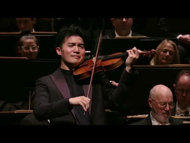 Ray Chen plays Waltzing Matilda at the Ryman Healthcare Winter Gala (July 2023)