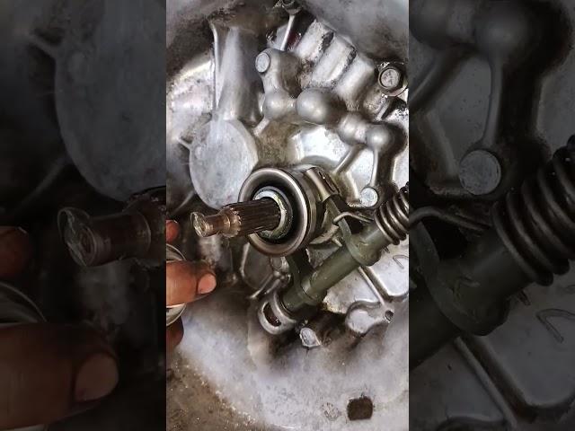 How clutch Bearing Work #autoguide #automobile