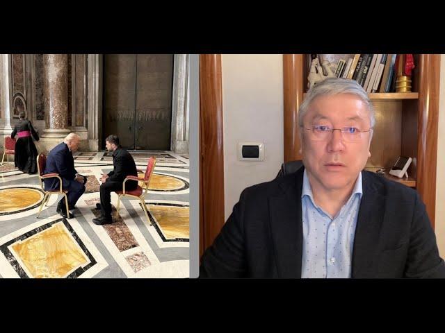 Проститься с Папой римским пришли 92 глав государств. Уходя он свел на 15 минут двоих.