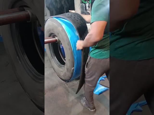 #Jk Tyres# Resoling cooling Radial 1100R20 #automobile Welding rolling track tyre fielding process