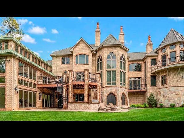 Luxurious house from the inside | $ 1,750,000 Wisconsin Mansion Tour