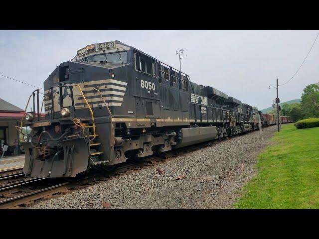 Norfolk Southern freight trains at Lewistown, PA (05/16/2023)