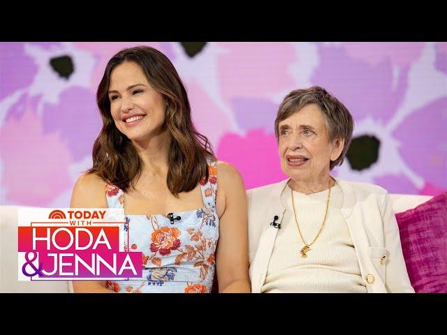 Jennifer Garner and her mom, Pat, talk joy of cooking together