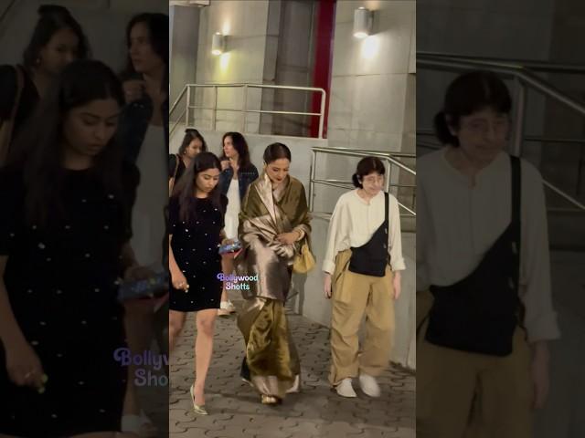 Rekha Ji arrives at #sitaarezameenpar 's premiere with Aamir #shorts #rekha #aamirkhan