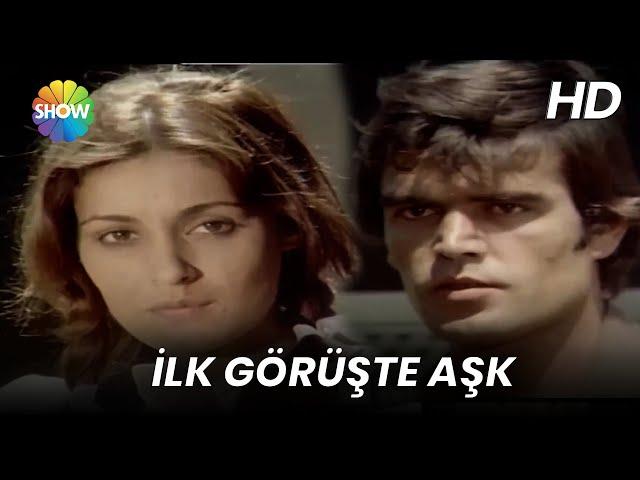 Nezahat ve Ercan'ın aşkı başladı!| Liseli Kızlar Türk Filmi