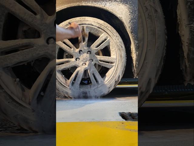 Volvo S80 pre-wash, wheel cleaning & clay treatment! 