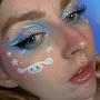 @Bluedoesmakeup