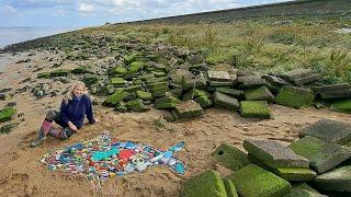 A Walk Along The Thames Reveals A Heavenly Message in a Bottle and A Tonne of Plastic (October 2024)