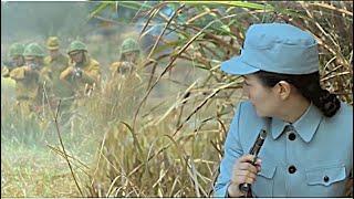 The Japanese army ambushed the Chinese army, and the female soldier successfully diverting them away