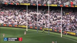 Jamie Elliott sells candy and snags a goal - AFL